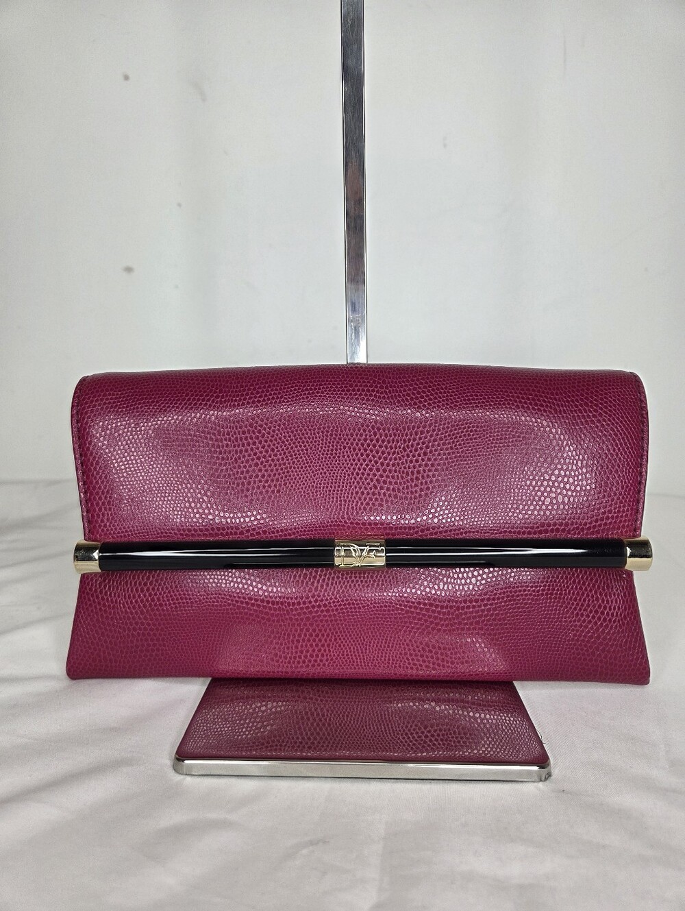DianeVon Furstenberg Leather top flap Fuchsia Embossed Lizard Clutch Gold Accent
